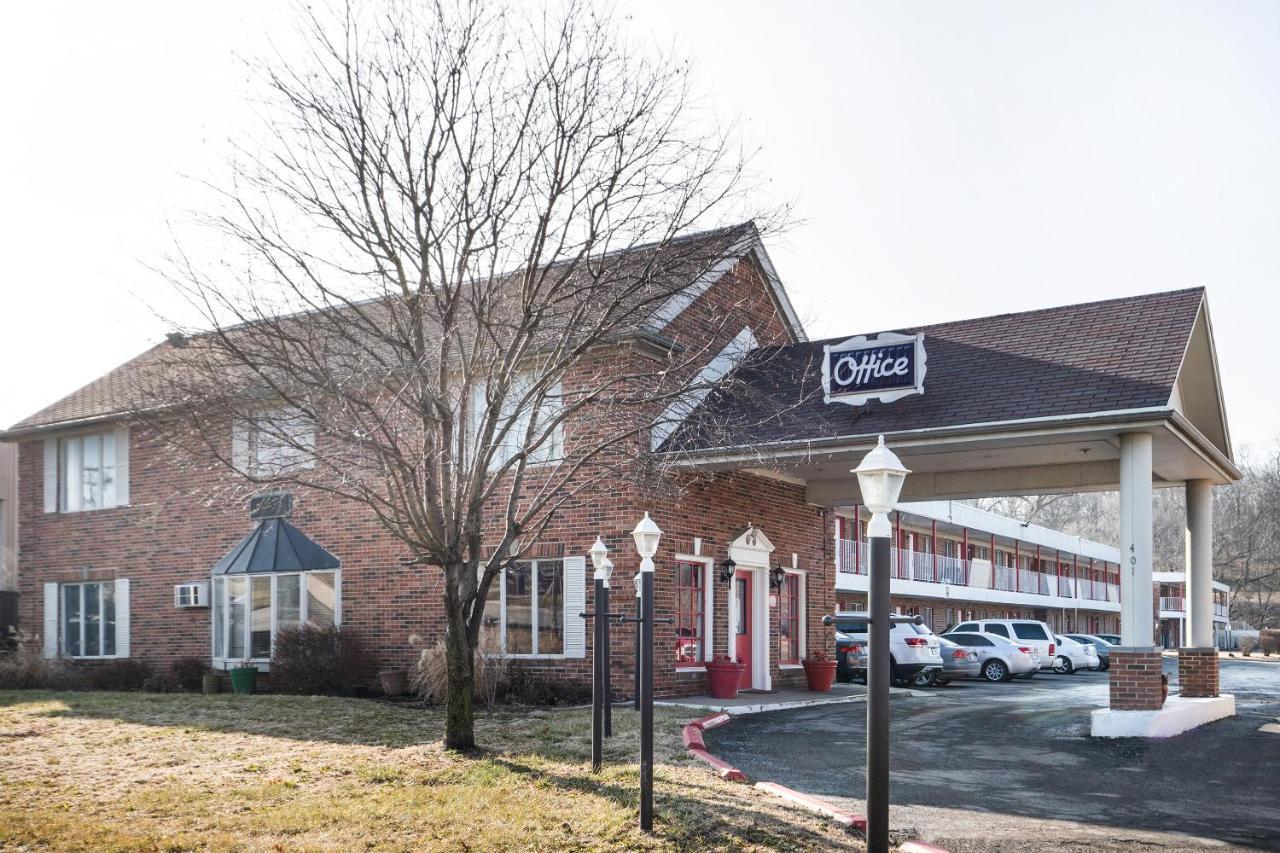 Hotel Eastin Atchison Exterior photo